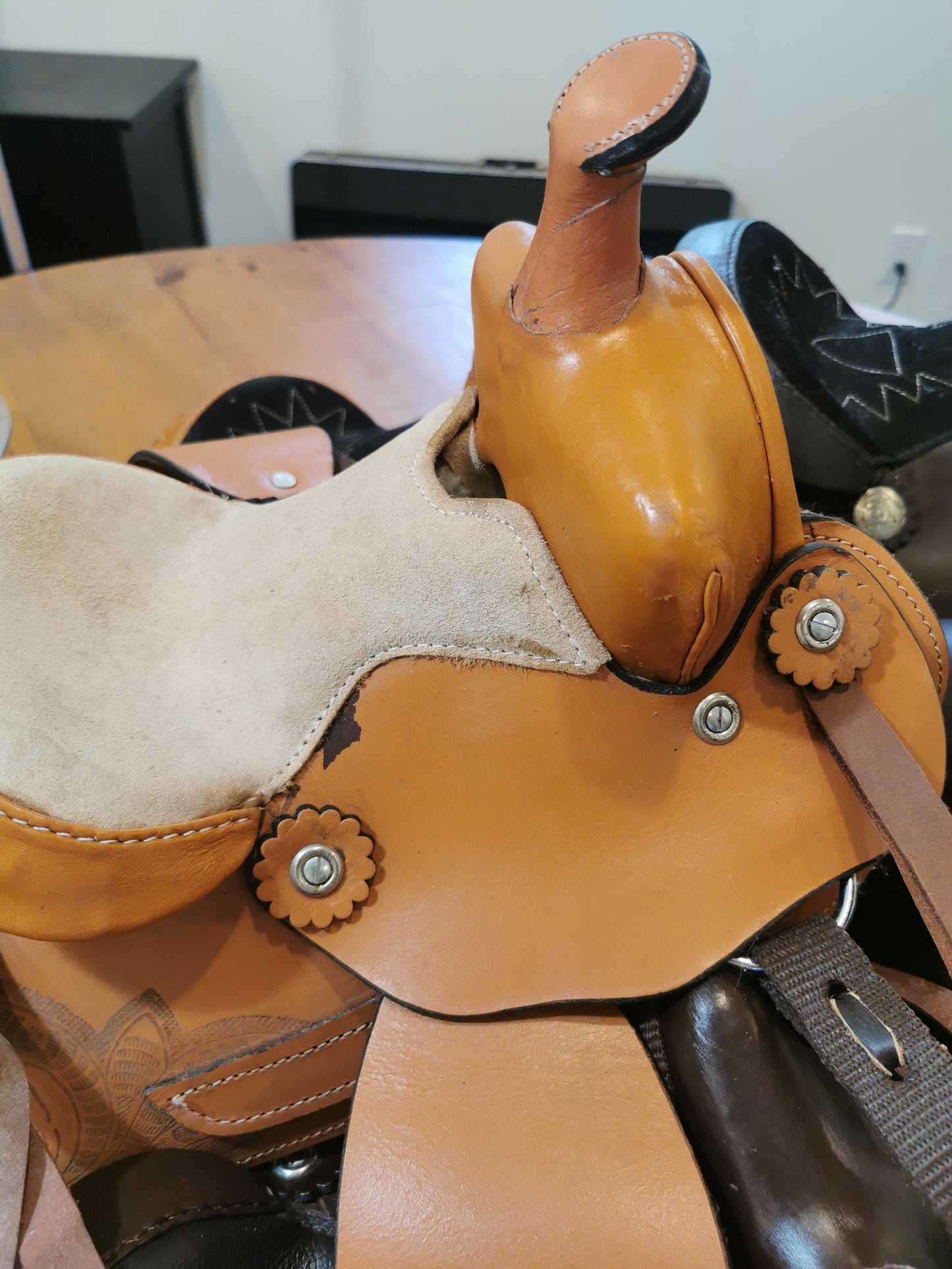 SAMPLE SALE - Buy 1 pc - 8" Leather Western Show Saddle for Ponies & Minis