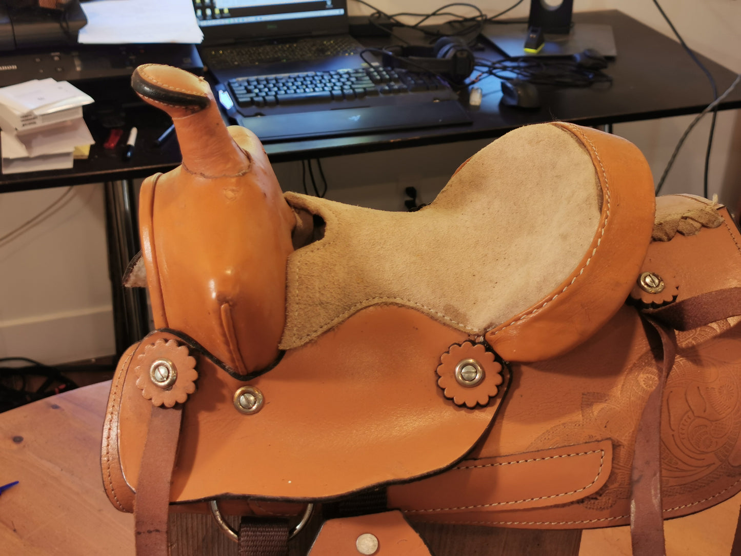 SAMPLE SALE - Buy 1 pc - 8" Leather Western Show Saddle for Ponies & Minis