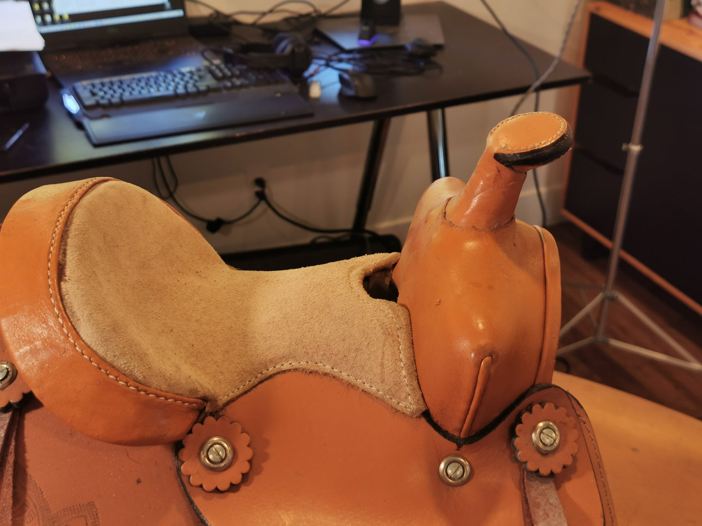 SAMPLE SALE - Buy 1 pc - 8" Leather Western Show Saddle for Ponies & Minis