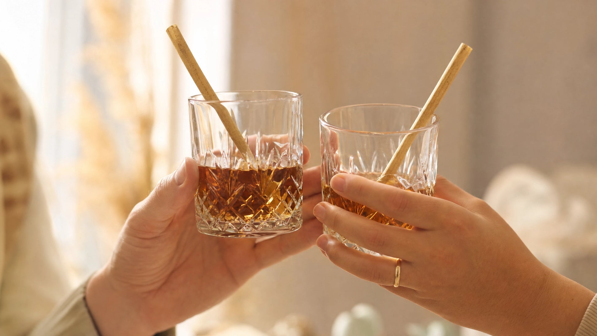 Naturally Straws — Hero Cocktail Hands
